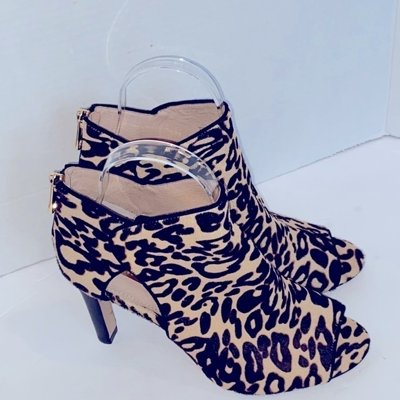 Louise Et Cie Isabelle Animal Print Heeled Booties Size 8 - Picture 4 of 8